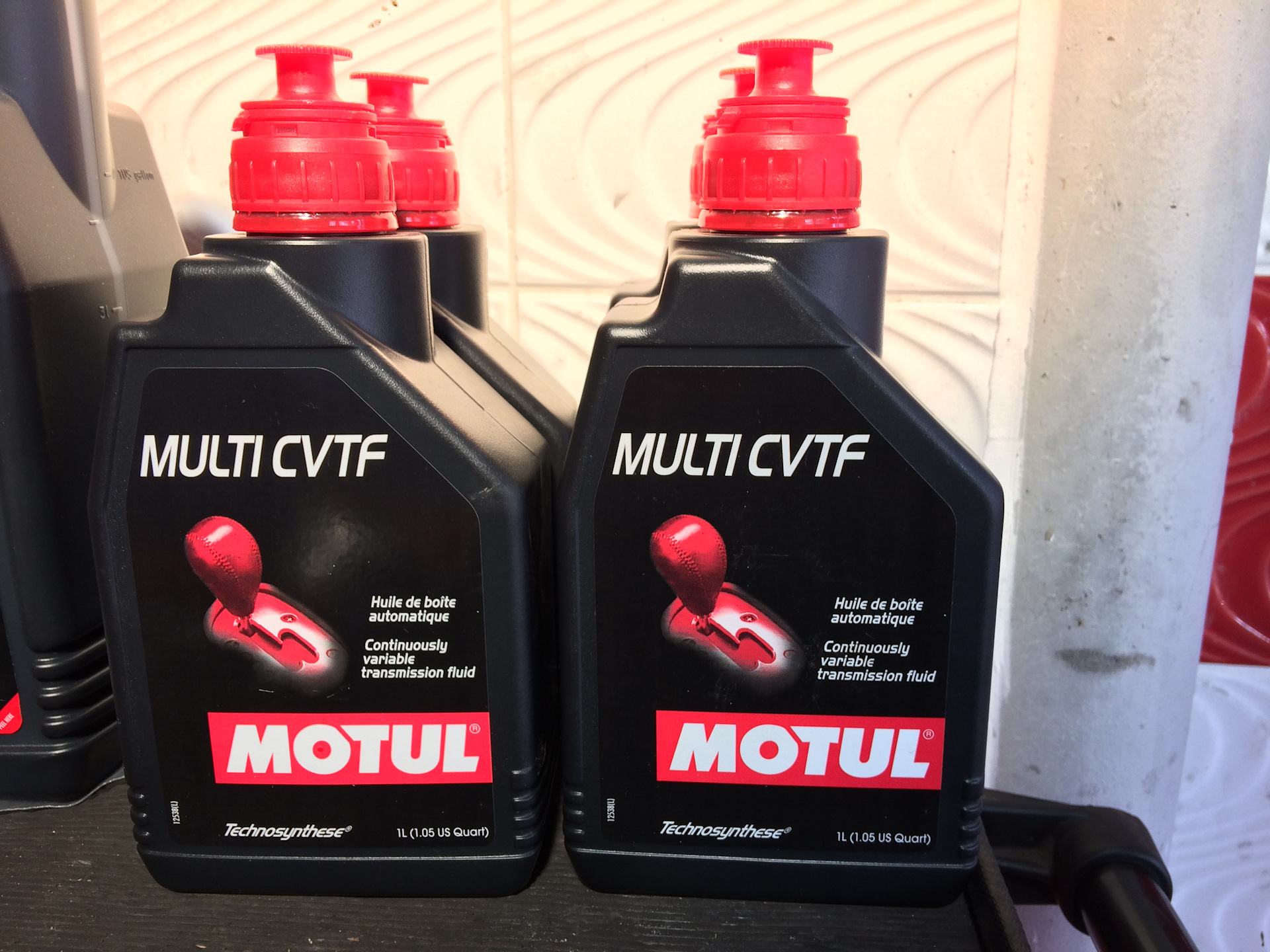 Какое масло в вариатор. Масло Motul Multi CVTF. Motul CVTF Multi цвет. Motul Multi CVTF вариатор. Трансмиссионное масло Motul Multi CVTF 1 Л.